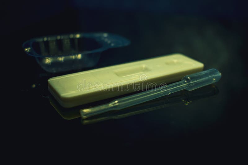 High-tech die laboratoriummateriaal in de bemestingsprocédé Bemesting in vitro van het de procedurelaboratorium van de eiherwinni stock afbeeldingen