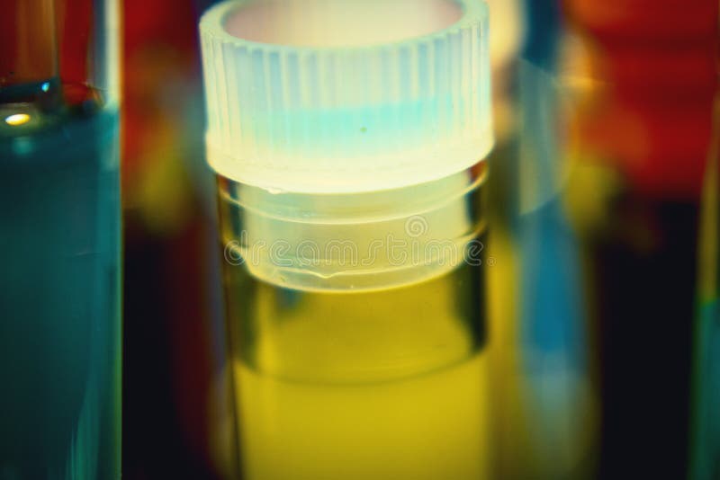 High-tech die laboratoriummateriaal in de bemestingsprocédé Bemesting in vitro van het de procedurelaboratorium van de eiherwinni stock foto's