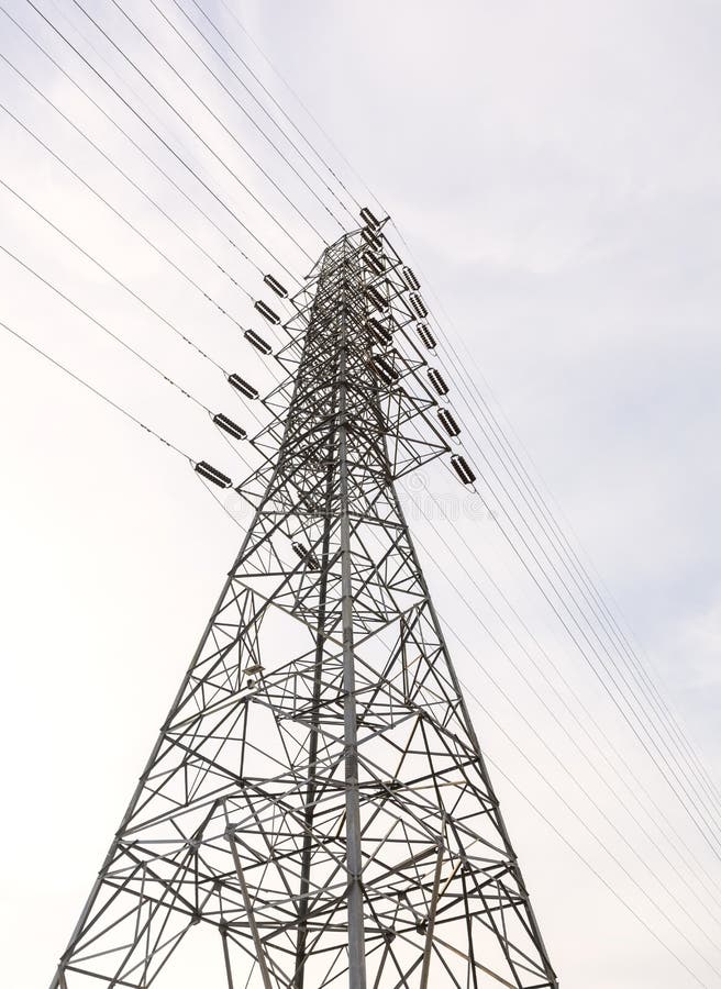 High Voltage Electric Transmission Iron Tower with High Voltage Power