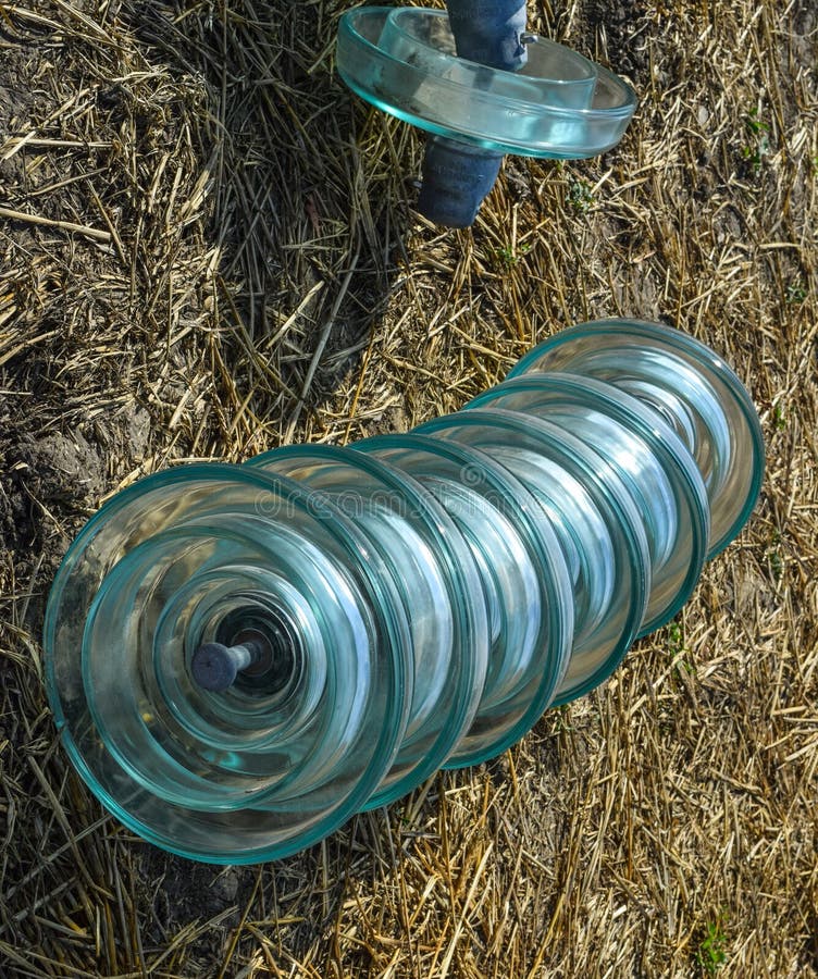 Highvoltage Insulators of Glass . Installation of Highvoltage Power