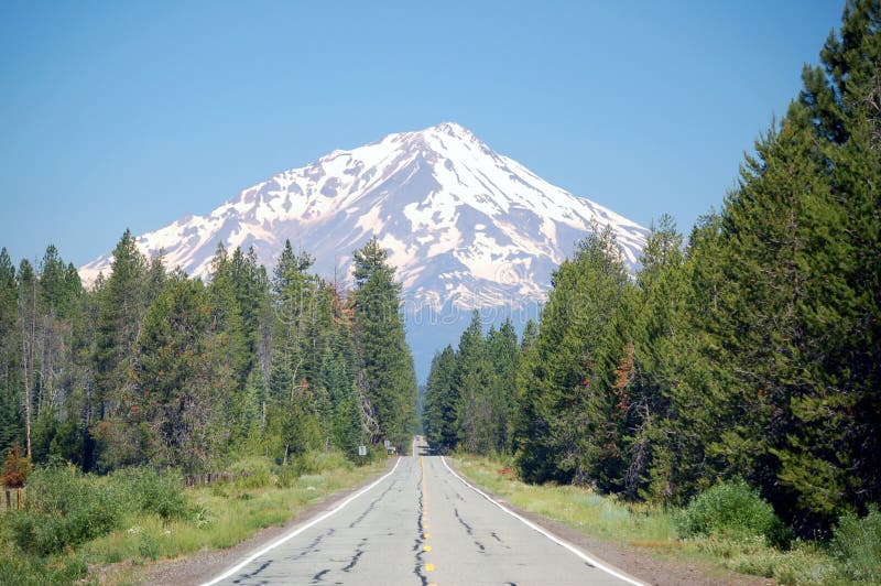 Highway to Mount Shasta