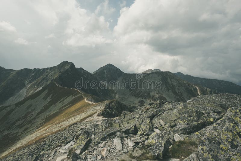 Turistický chodník v Tatrách na Slovensku - vintage retro vzhľad