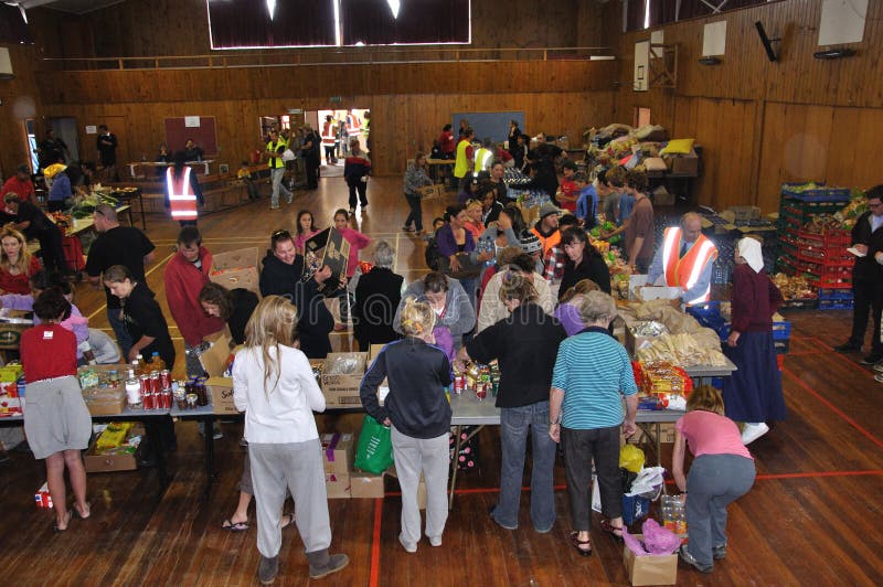 Victims of the 6.4 earthquake in Christchurch, South Island, New Zealand, 22-2-2011, queue for food supplies at a relief station in New Brighton. Victims of the 6.4 earthquake in Christchurch, South Island, New Zealand, 22-2-2011, queue for food supplies at a relief station in New Brighton