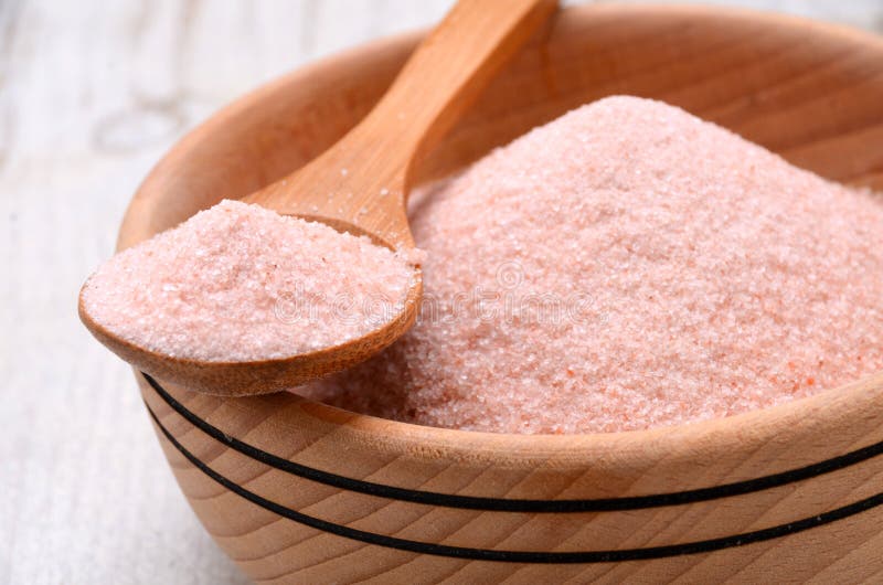 Himalayan pink crystal salt royalty free stock image