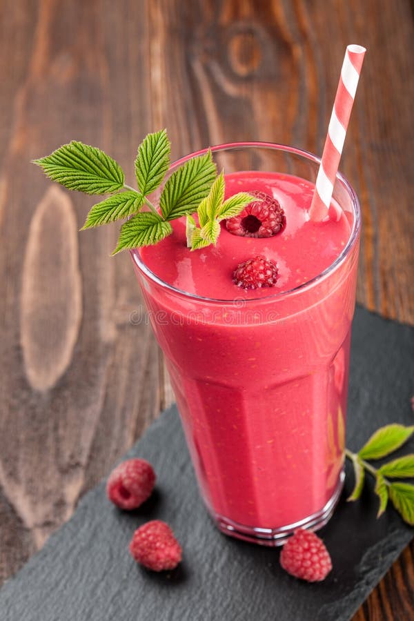 Himbeerensmoothie lizenzfreie stockfotos Himbeerensmoothie lizenzfreie stockfotos
