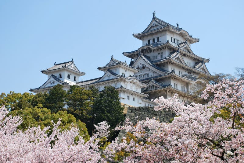 Il Castello di Himeji è il più bello e il più famoso di tutti i Castelli Giapponesi.