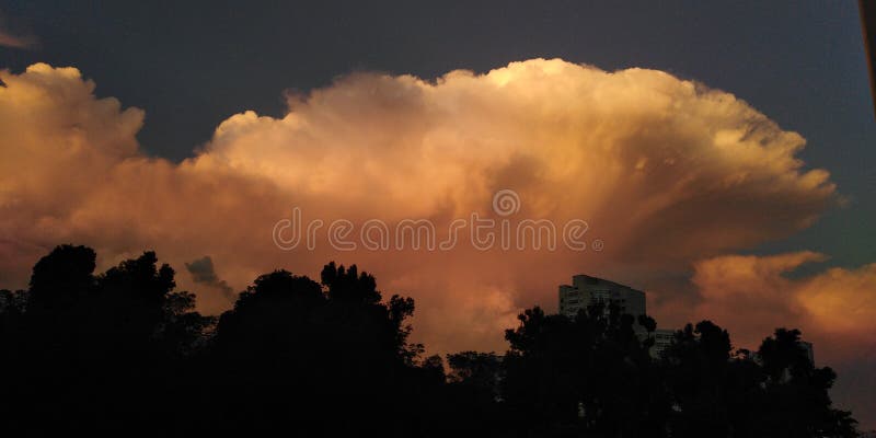 Himmel der Cumulonimbuswolken morgens | Singapur stockfotografie Himmel der Cumulonimbuswolken morgens | Singapur stockfotografie