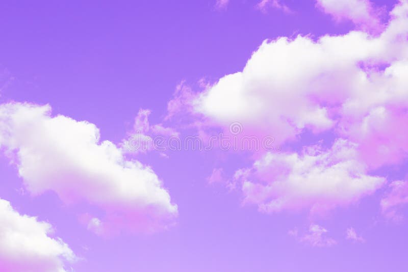 Himmel och rosa moln textur, bakgrund som tonas arkivfoto Himmel och rosa moln textur, bakgrund som tonas arkivfoto