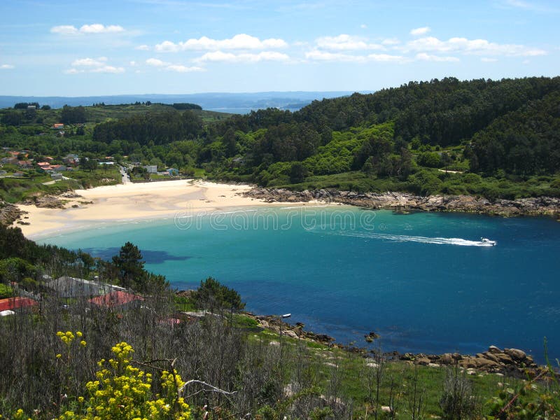 Himmlischer Strand in einem kleinen Schacht lizenzfreie stockbilder Himmlischer Strand in einem kleinen Schacht lizenzfreie stockbilder