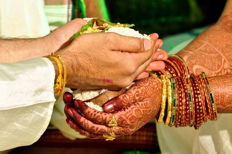 Ritual during a hindu marriage. Ritual during a hindu marriage