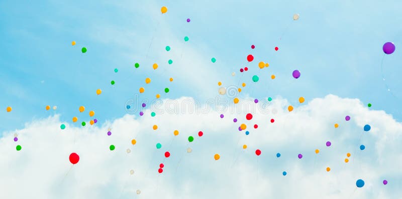 Hintergrund mit mehrfarbigem Fliegen steigt im blauen Himmel im Ballon auf stockfotos Hintergrund mit mehrfarbigem Fliegen steigt im blauen Himmel im Ballon auf stockfotos