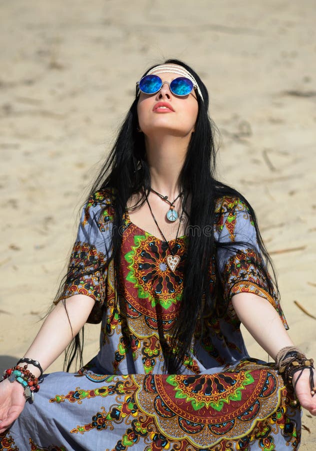 Hippie Fashion Style How To Dress Like A Hippie Sew Guide atelier