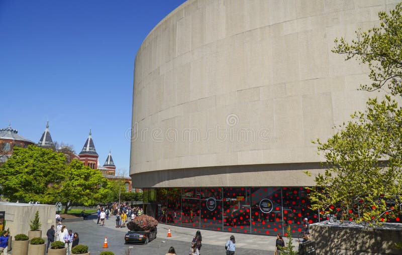 Hirshhorn-Museum im Washington DC - WASHINGTON DC - KOLUMBIEN - 7. April 2017 stockbilder Hirshhorn-Museum im Washington DC - WASHINGTON DC - KOLUMBIEN - 7. April 2017 stockbilder