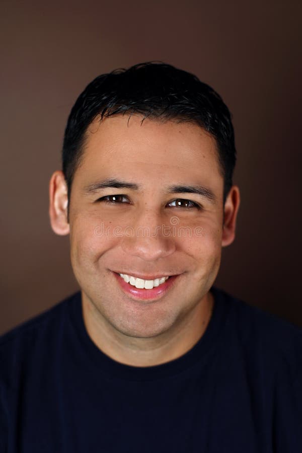 Hispanic man portrait young στοκ φωτογραφία με δικαίωμα ελεύθερης χρήσης