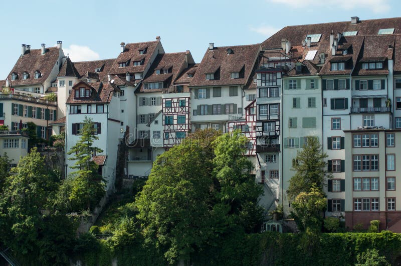 Aus häuser grenzen Rhein ein Fluss.