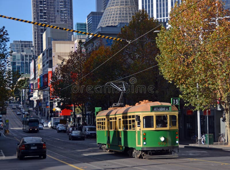 melbourne autumn street
