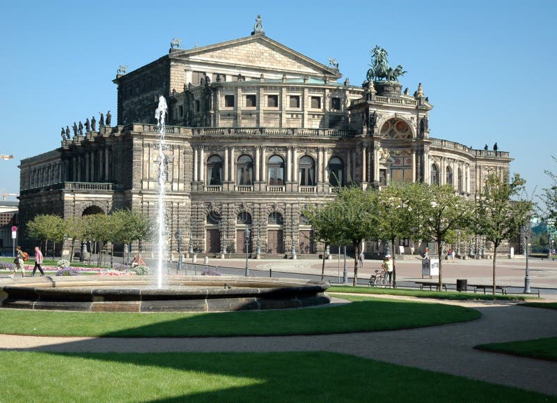 Historic palace and fountain (*)