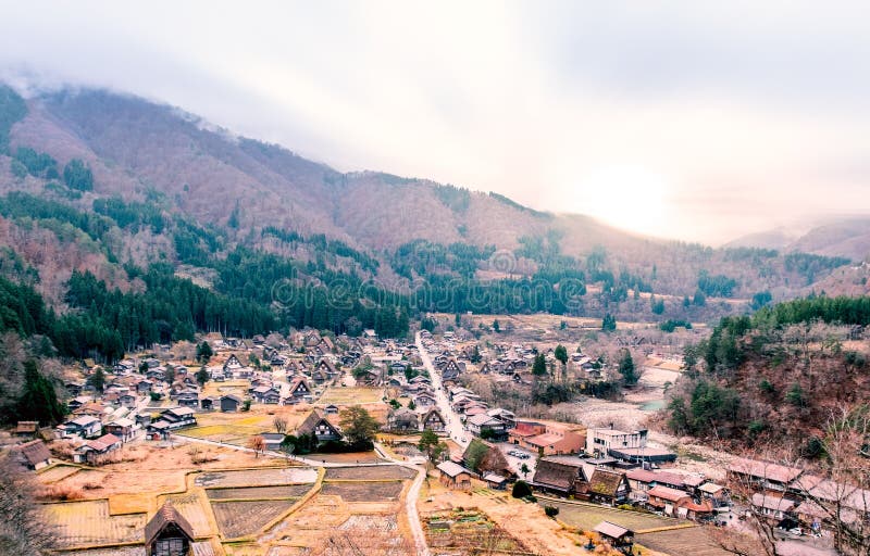 Historisch Japans dorp Shirakawago in de Prefectuur van Gifu, Japan royalty-vrije stock foto Historisch Japans dorp Shirakawago in de Prefectuur van Gifu, Japan royalty-vrije stock foto