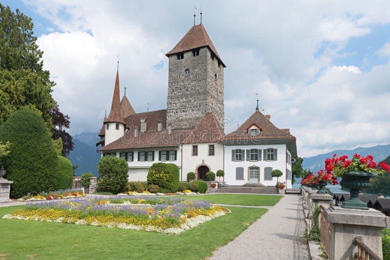 Historisch spiezkasteel, kanton Bern, Zwitserland royalty-vrije stock fotografie Historisch spiezkasteel, kanton Bern, Zwitserland royalty-vrije stock fotografie