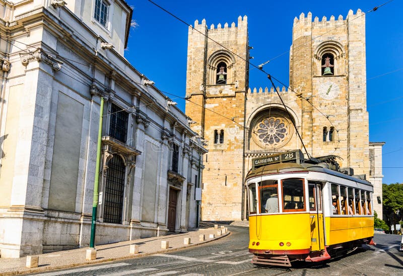 Historische gelbe Tram von Lissabon, Portugal