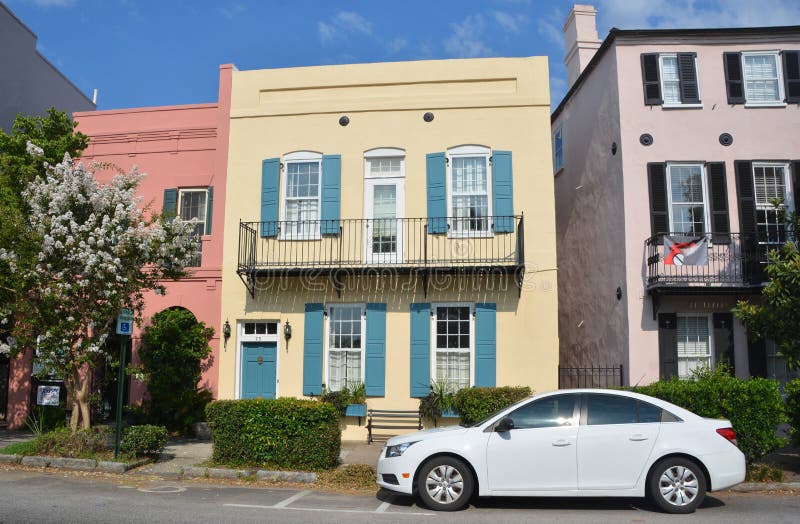 CHARLESTON SOUTH CAROLINA USA JUNE 27 2016: Historic houses along Battery st excellent example of 18th-century Georgian townhouse construction in Charleston, South Carolina. CHARLESTON SOUTH CAROLINA USA JUNE 27 2016: Historic houses along Battery st excellent example of 18th-century Georgian townhouse construction in Charleston, South Carolina