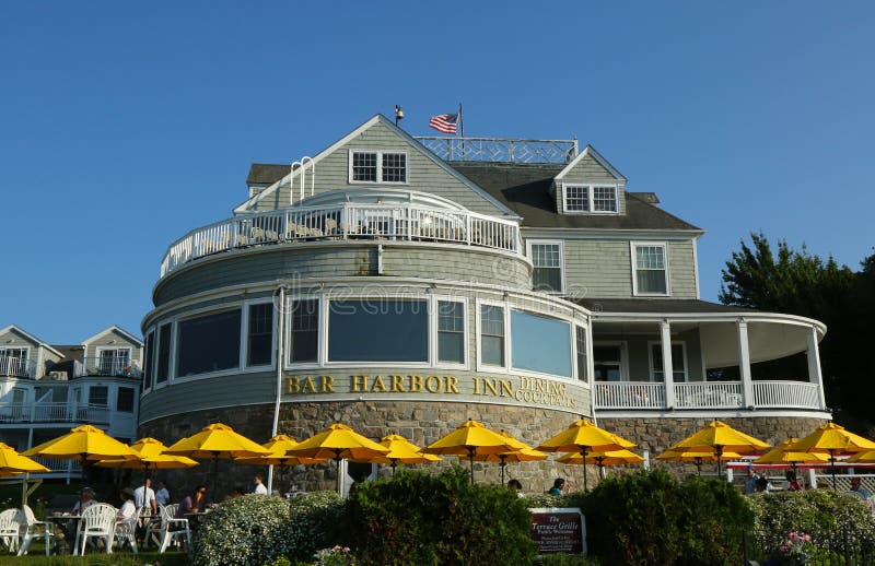 Historisches Stangen-Hafen-Gasthaus im Stangen-Hafen, Maine lizenzfreie stockfotos Historisches Stangen-Hafen-Gasthaus im Stangen-Hafen, Maine lizenzfreie stockfotos
