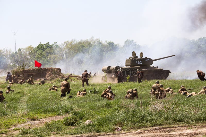 Historisk reenactment av WWII i Kiev, Ukraina royaltyfri fotografi Historisk reenactment av WWII i Kiev, Ukraina royaltyfri fotografi