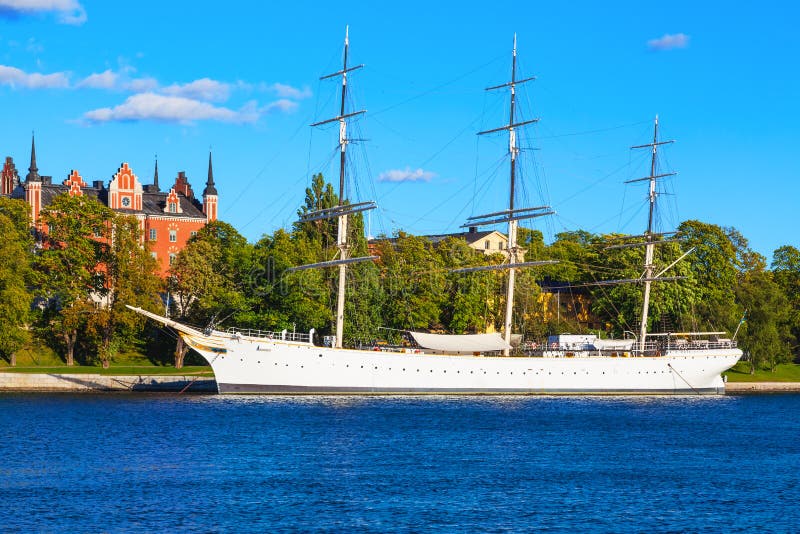 Historisk skeppAF-gårdfarihandlare i Stockholm, Sverige arkivbild Historisk skeppAF-gårdfarihandlare i Stockholm, Sverige arkivbild
