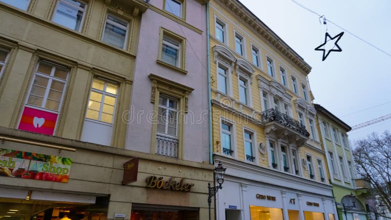 Badenbaden germany december 29 2021 : historiska byggnader i den berömda gamla staden Badenbaden
