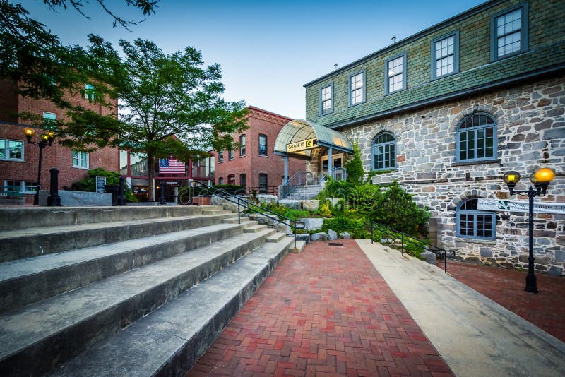 Historiska byggnader på Eagle Square, i harmoni, New Hampshire royaltyfri fotografi