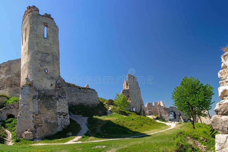 Historyczny zamek cachtice słowacja siedzenie sanguinary elizabeth erzsebet bathory zdjęcie royalty free