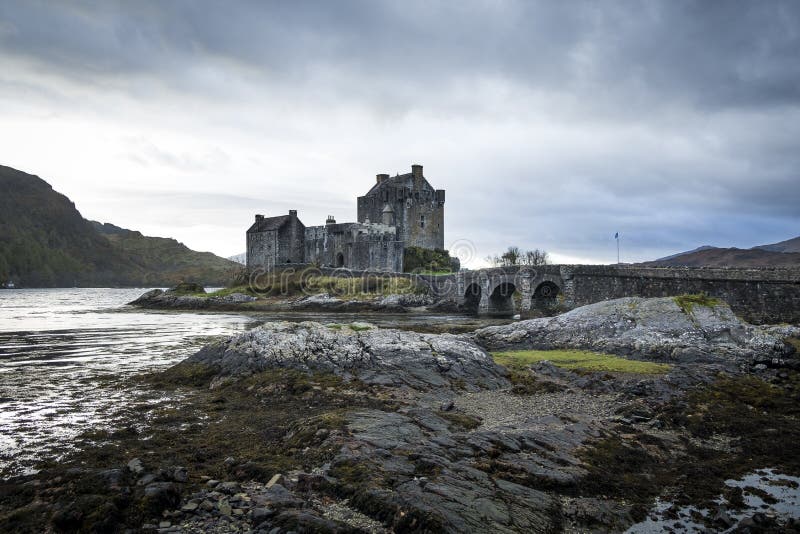 Hiver BRITANNIQUE de pluie de voyage de montagnes de château de l'Ecosse photo stock Hiver BRITANNIQUE de pluie de voyage de montagnes de château de l'Ecosse photo stock