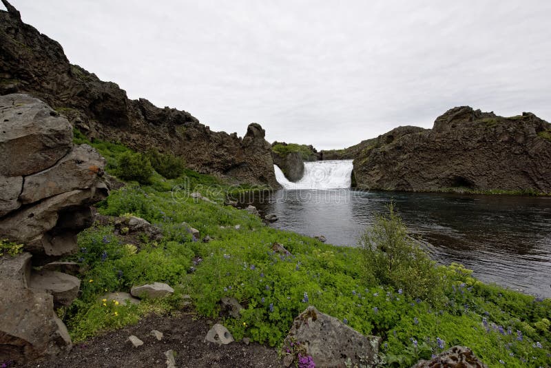 Hjalparfoss i södra Island, Europa royaltyfri bild Hjalparfoss i södra Island, Europa royaltyfri bild