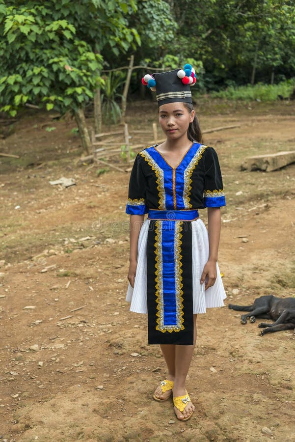 Hmong tonårig flicka royaltyfria bilder Hmong tonårig flicka royaltyfria bilder