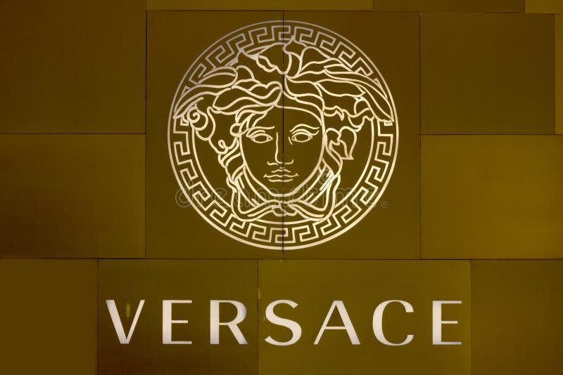 Dankbaar herder erotisch HO CHI MINH CITY, VIETNAM-OCTOBER 31ST 2013: Versace Logo on Store in Ho  Chi Minh City. the Logo is Based on Medusa Who Was Editorial Stock Photo -  Image of fashion, medusa: