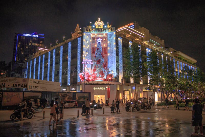 Ho Chi Minh stad, Vietnam - December 2018: storstadgalleria i mitten av staden fotografering för bildbyråer Ho Chi Minh stad, Vietnam - December 2018: storstadgalleria i mitten av staden fotografering för bildbyråer