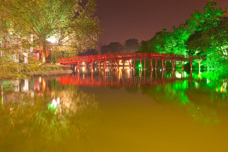 hoan kiemlake noi vietnam för ha arkivfoto hoan kiemlake noi vietnam för ha arkivfoto