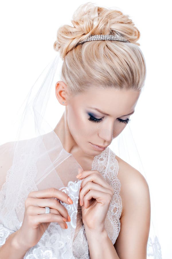 Hochzeitsfrisur mit Tiara stockfotografie Hochzeitsfrisur mit Tiara stockfotografie