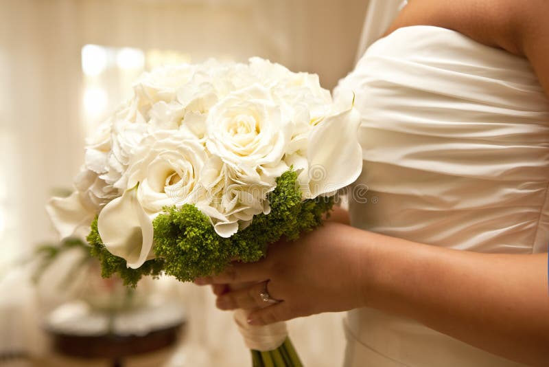 Hochzeitstag-Blumenstrauß stockfotografie Hochzeitstag-Blumenstrauß stockfotografie