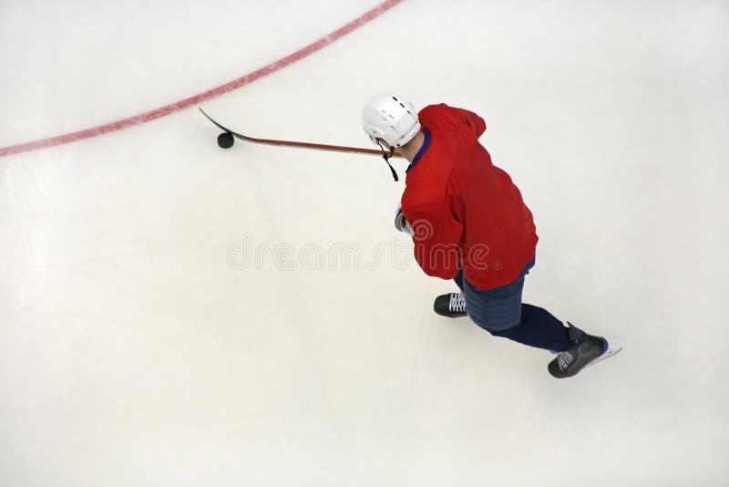 Hockeyspieler auf Eis stockfotos Hockeyspieler auf Eis stockfotos