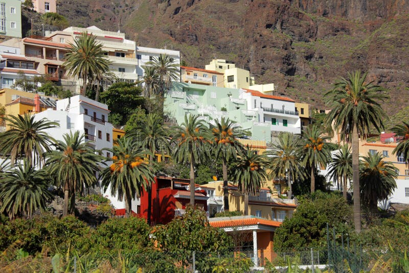 Hogares de la ladera de Gomera del La foto de archivo libre de regalías Hogares de la ladera de Gomera del La foto de archivo libre de regalías