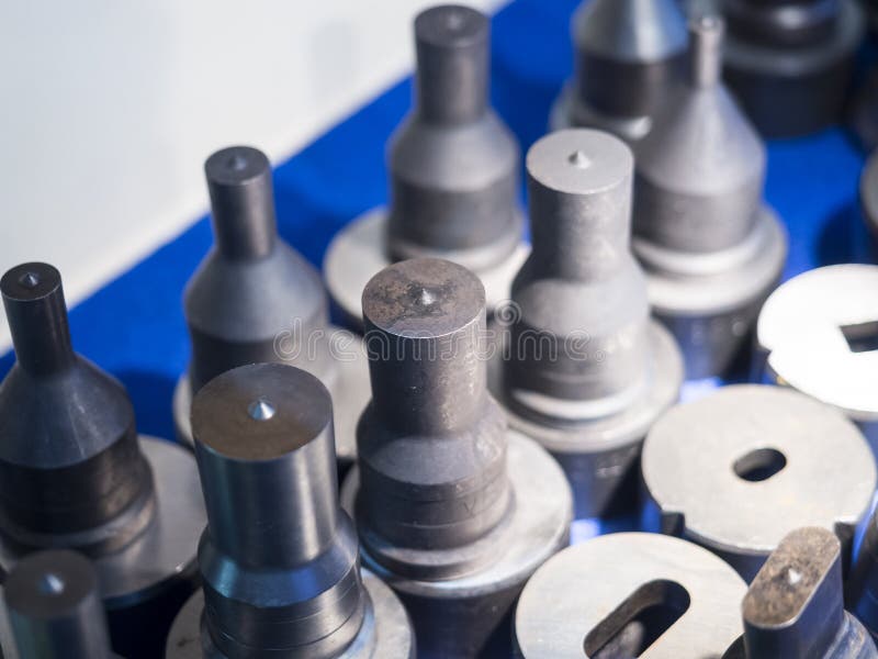 Hoge precisie die en deel voor vorm en matrijs aanpassen met een laag bedekken industr stock afbeelding Hoge precisie die en deel voor vorm en matrijs aanpassen met een laag bedekken industr stock afbeelding