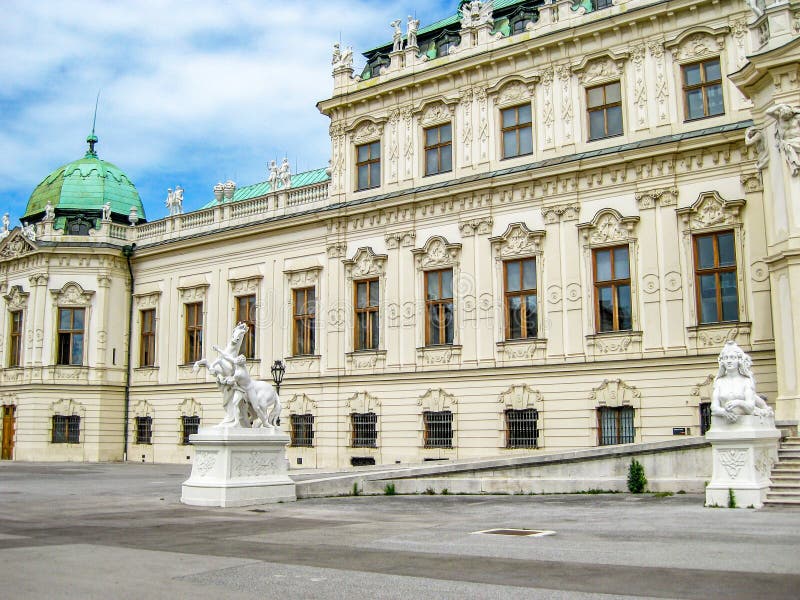 Hogere Belvedere Paleis buiten gedeeltelijke mening, in Wenen, Oostenrijk royalty-vrije stock afbeeldingen Hogere Belvedere Paleis buiten gedeeltelijke mening, in Wenen, Oostenrijk royalty-vrije stock afbeeldingen