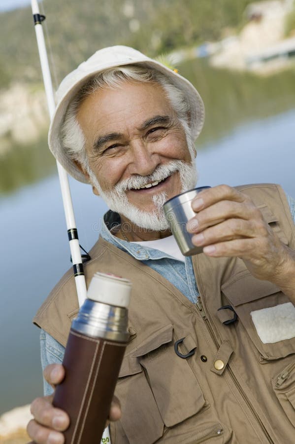 Hogere Mens die Koffie hebben stock fotografie Hogere Mens die Koffie hebben stock fotografie