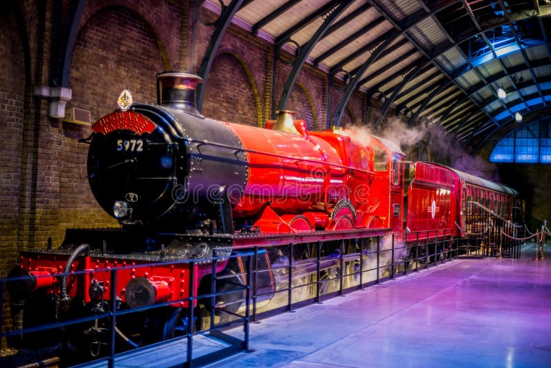 Hogwarts ausdrücklich an Plattform 9 3/4 in Warner Brothers Harry Potter Studio-Ausflug