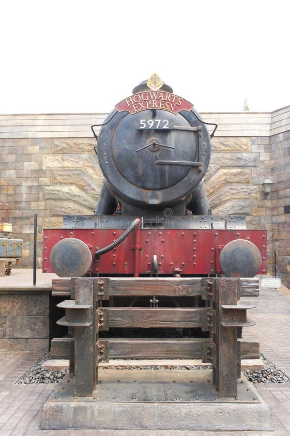 Hogwarts expreso o ferrocarril de Hogwarts exhibido en el mundo de Wizarding de Harry Potter Potter en los estudios universales O fotografía de archivo libre de regalías Hogwarts expreso o ferrocarril de Hogwarts exhibido en el mundo de Wizarding de Harry Potter Potter en los estudios universales O fotografía de archivo libre de regalías