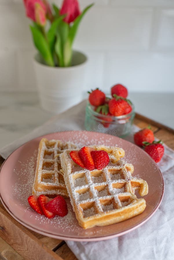 Belgische Waffeln stockbild. Bild von köstlich, kochen - 32899413