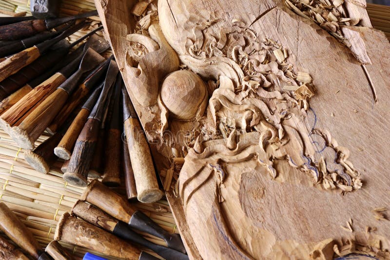 Hol het hulpmiddel van de houten beiteltimmerman houten werken uit stock afbeelding Hol het hulpmiddel van de houten beiteltimmerman houten werken uit stock afbeelding