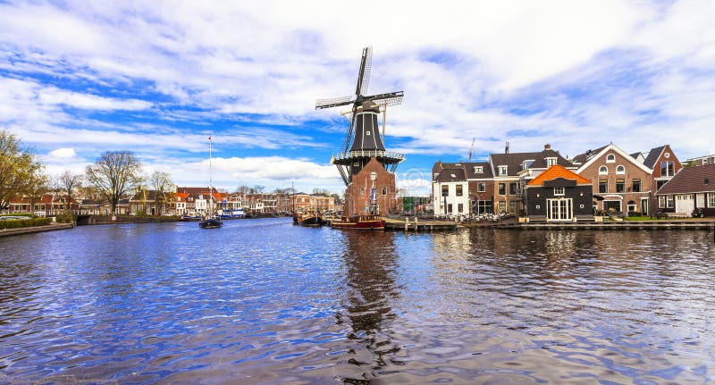 Holanda tradicional - canales y molinoes de viento (Haarlem)