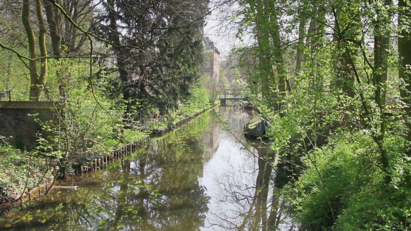 Holenderski kanał w parku